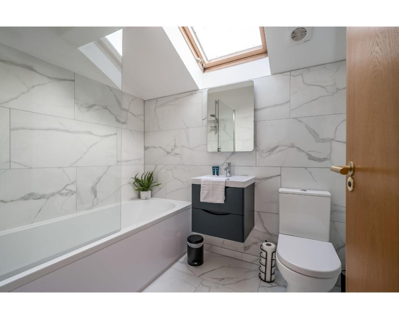 Central Belfast Apartments Pottinger'S Quay ภายนอก รูปภาพ
